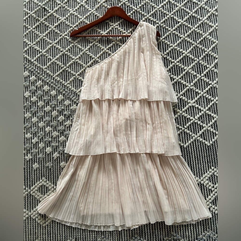 One Shoulder Tiered Elegant lined Cream Pleated Dress Size Large